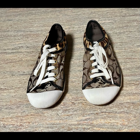 Coach Zorra sneakers with cheetah print on the back - Picture 15 of 16